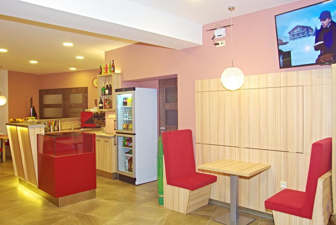 Šumperk Hotel Pod Radnici מראה חיצוני תמונה